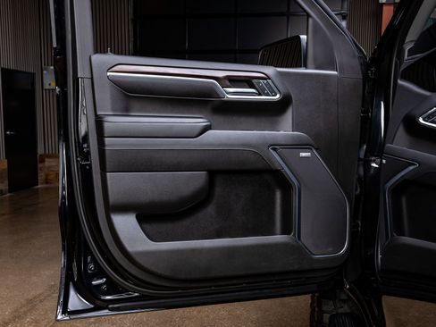 Used 2024 GMC Sierra 1500 SLT w/ SLT Premium Plus Package image 36