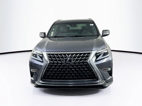 Used 2022 Lexus GX 460 Premium w/ Accessory Package image 2