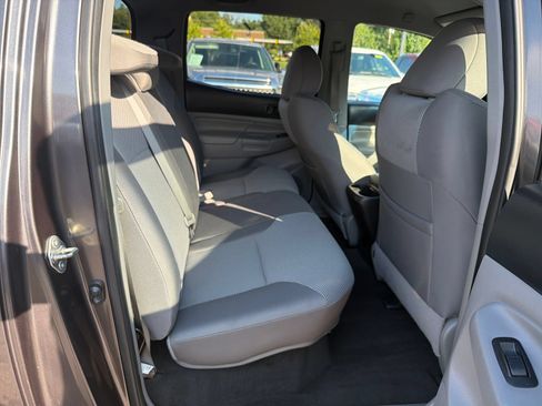 Used 2015 Toyota Tacoma 4x4 Double Cab w/ TRD Sport Package image 28