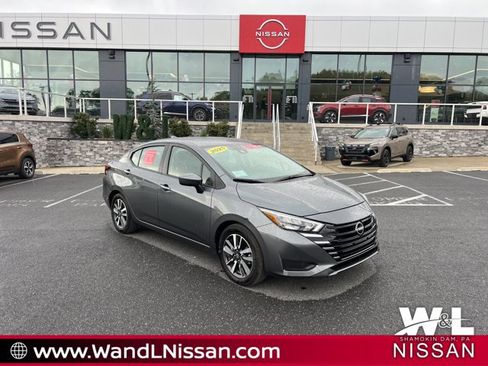 Certified 2025 Nissan Versa SV w/ Trunk Package FWD image 1