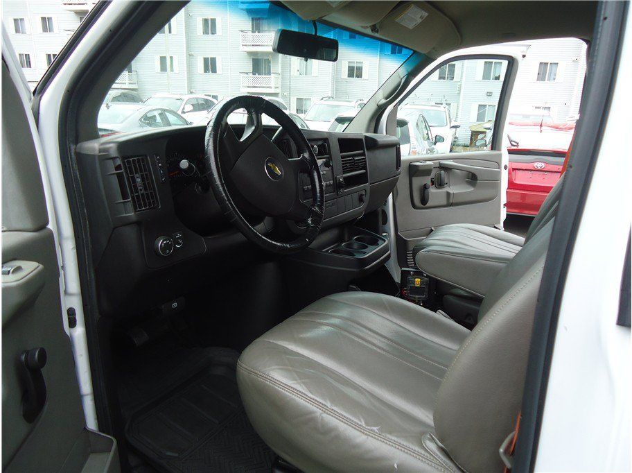 Used 2014 Chevrolet Express 1500 RWD image 11