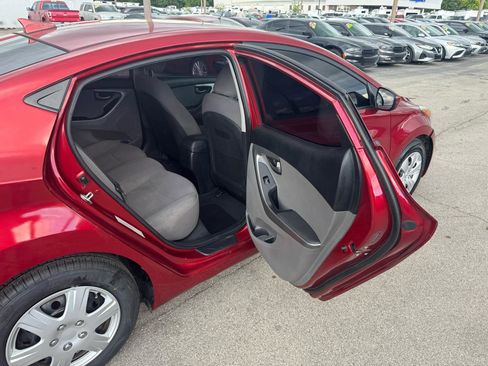 Used 2016 Hyundai Elantra SE FWD image 11