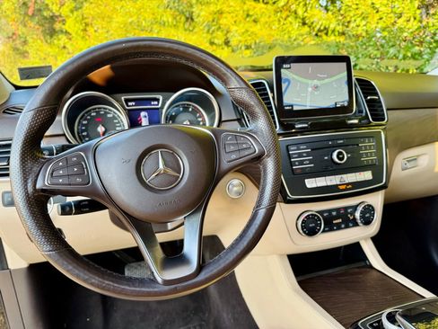 Used 2018 Mercedes-Benz GLE 350 4MATIC w/ Premium 1 Package image 48