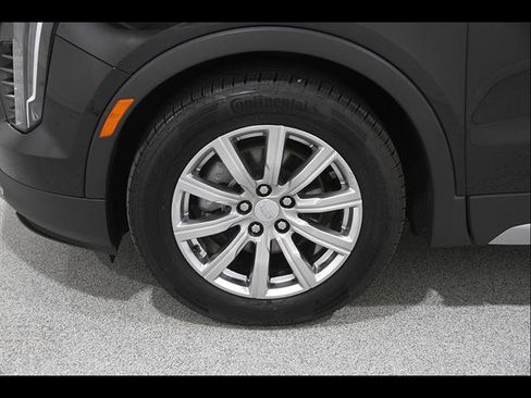 Used 2022 Cadillac XT4 Premium Luxury w/ Technology Package AWD/4WD image 24