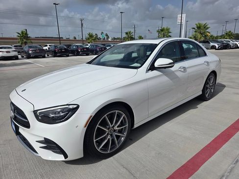Used 2022 Mercedes-Benz E 350 Sedan image 3