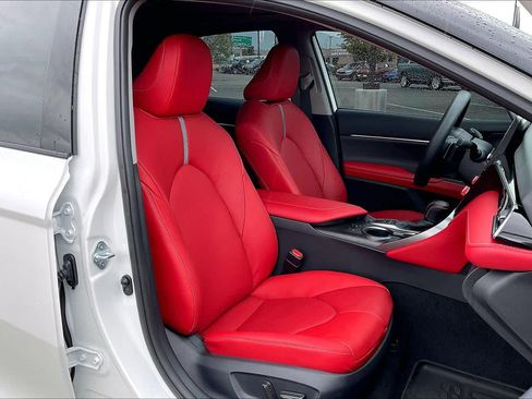 Used 2024 Toyota Camry XSE w/ Navigation Package image 9