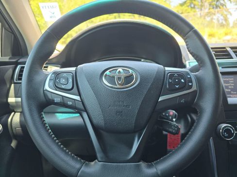 Used 2017 Toyota Camry SE w/ Protection Package (Q2) FWD image 11
