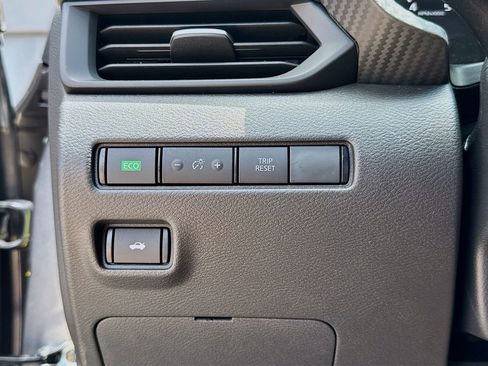 Used 2025 Nissan Sentra S FWD image 29