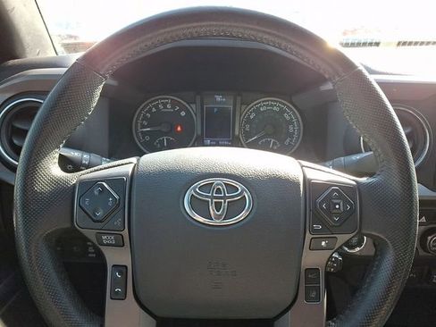 Used 2020 Toyota Tacoma TRD Sport w/ Technology Package image 18