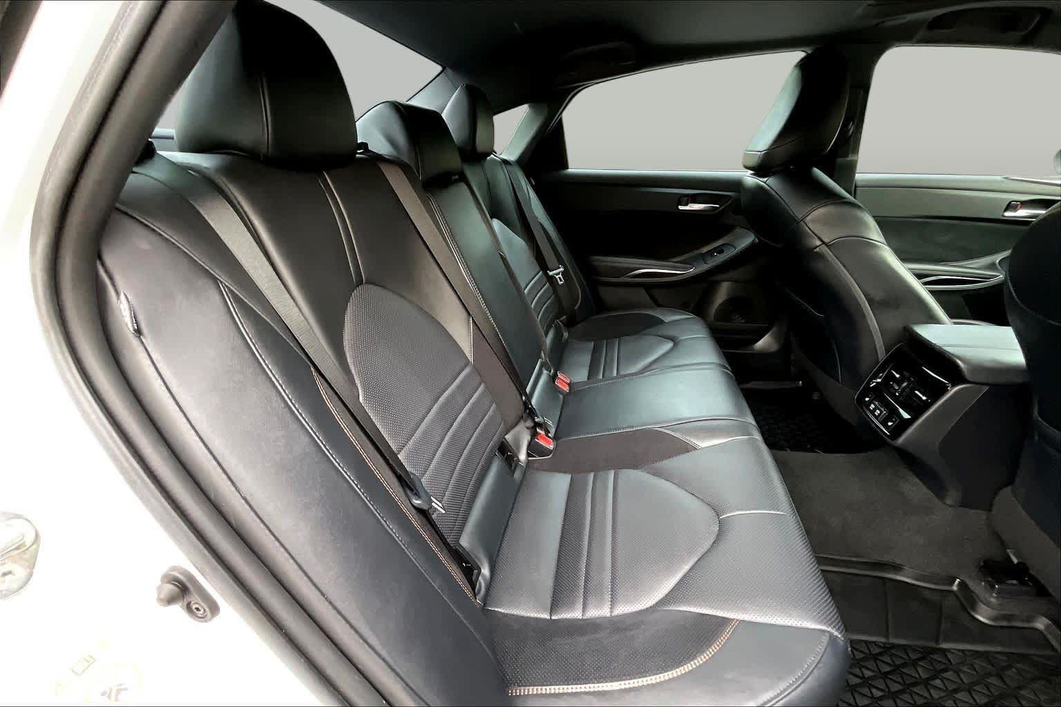 Used 2019 Toyota Avalon Touring FWD image 21