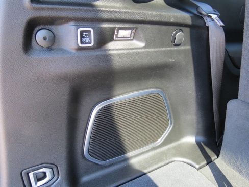 Used 2023 Jeep Grand Cherokee L Limited w/ Black Appearance Package image 23