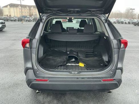 Certified 2022 Toyota RAV4 LE image 28