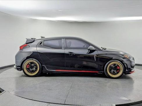 Used 2020 Hyundai Veloster N image 9