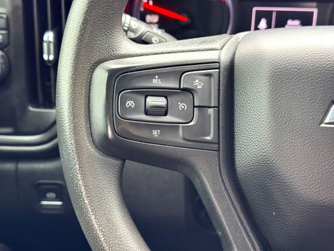 Used 2023 Chevrolet Silverado 1500 Custom image 21