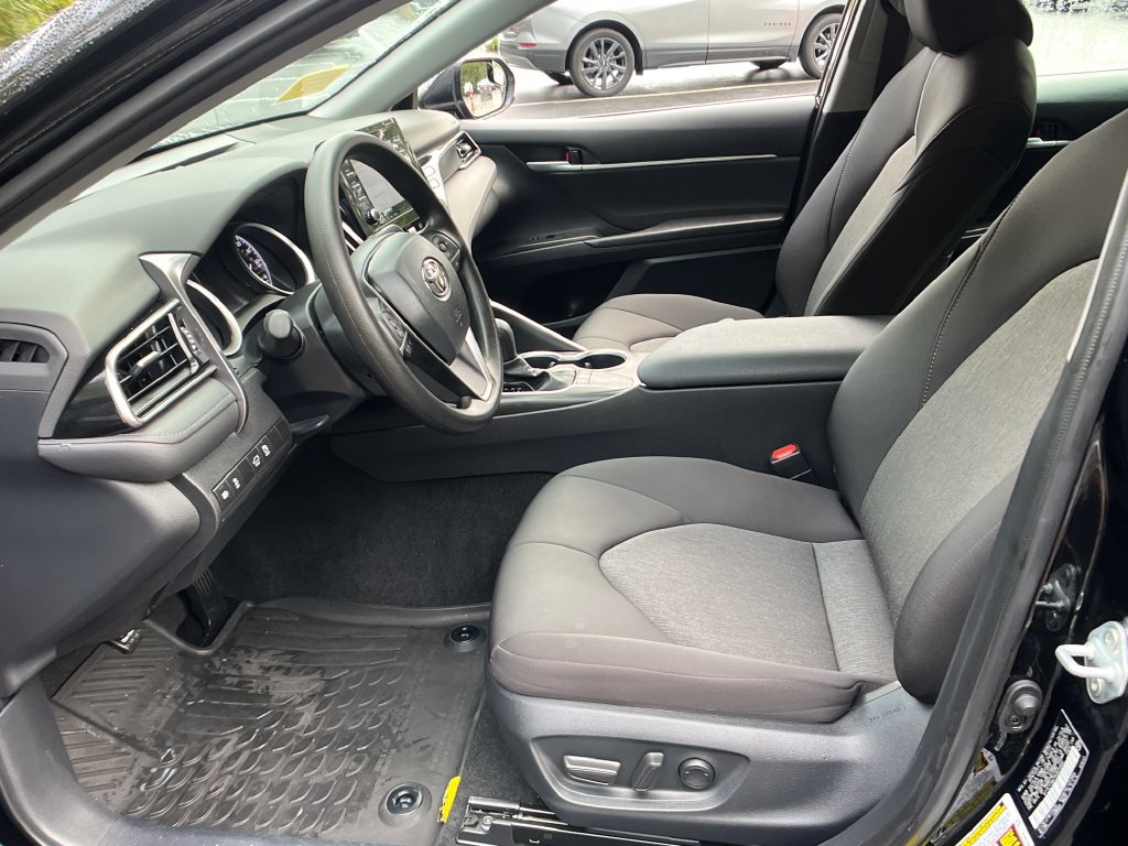 Used 2023 Toyota Camry LE FWD image 9
