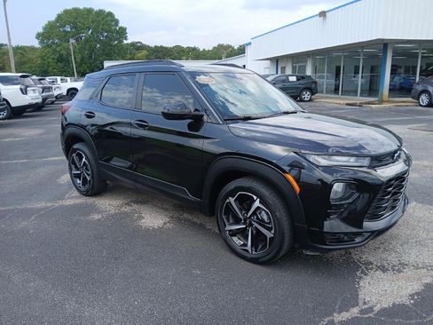 Used 2023 Chevrolet TrailBlazer RS w/ Technology Package FWD image 8