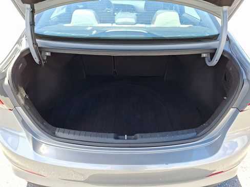 Used 2017 Hyundai Elantra SE FWD image 29