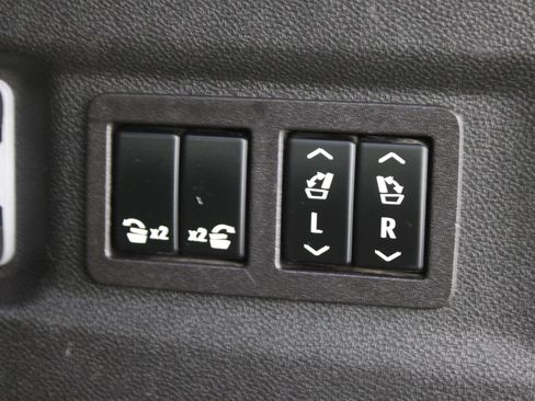 Used 2023 GMC Yukon XL AT4 w/ AT4 Premium Package image 31