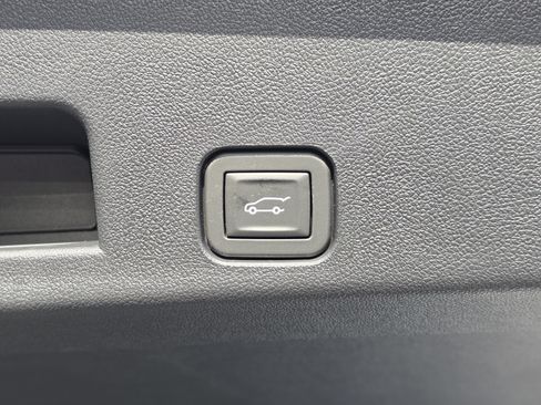 New 2027 Chevrolet Traverse LT w/ Driver Confidence Package FWD image 16