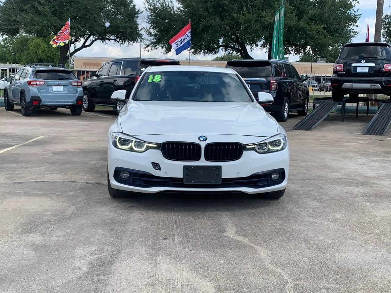 Used 2018 BMW 330i Sedan w/ Shadow Sport Edition RWD image 2