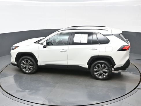 Used 2022 Toyota RAV4 Limited AWD/4WD image 39