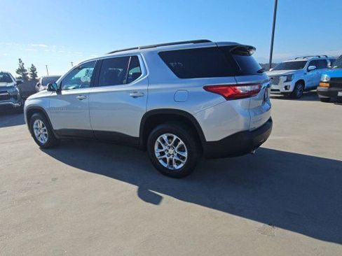 Used 2021 Chevrolet Traverse LT FWD image 6