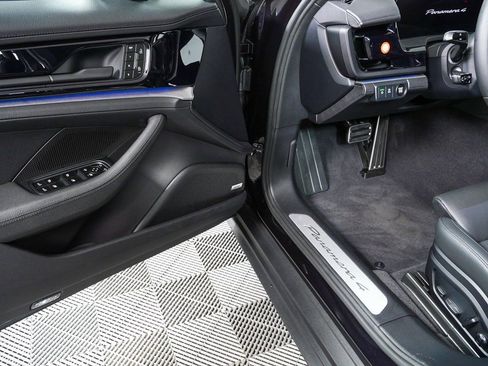 New 2026 Porsche Panamera 4 image 8