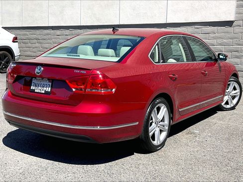 Used 2015 Volkswagen Passat TDI SEL Premium FWD image 13