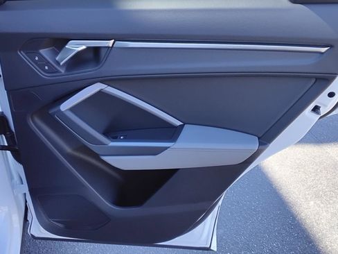 Certified 2025 Audi Q3 2.0T Premium w/ Convenience Package image 19