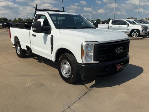 Used 2024 Ford F250 XL image 3