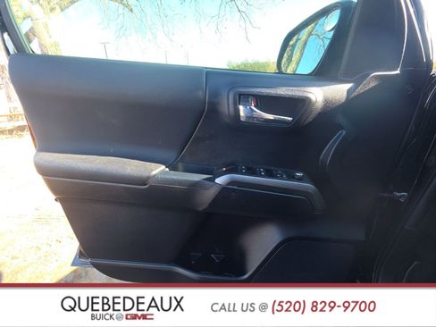 Used 2017 Toyota Tacoma TRD Off-Road image 15