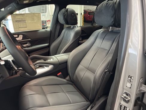 New 2025 Mercedes-Benz GLS 580 4MATIC image 11