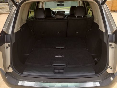 Certified 2023 Nissan Rogue Platinum FWD image 8
