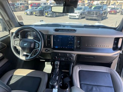 Used 2022 Ford Bronco Wildtrak image 16