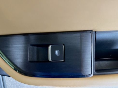Used 2023 Nissan Rogue Platinum FWD image 31