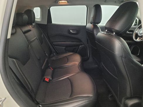 Used 2019 Jeep Compass Latitude w/ Popular Equipment Group AWD/4WD image 19