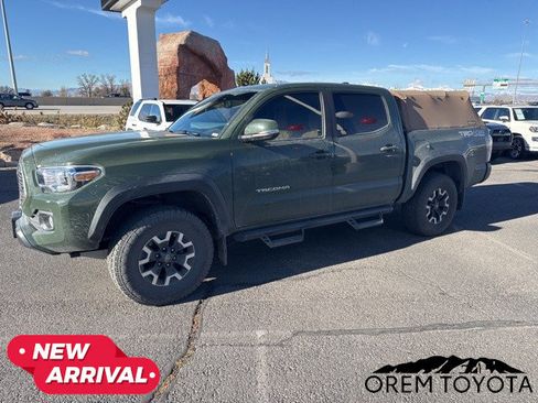 Used 2021 Toyota Tacoma TRD Off-Road image 2