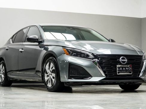 Used 2024 Nissan Altima 2.5 S FWD image 4