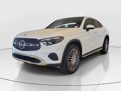 Used 2024 Mercedes-Benz GLC 300 4MATIC image 5