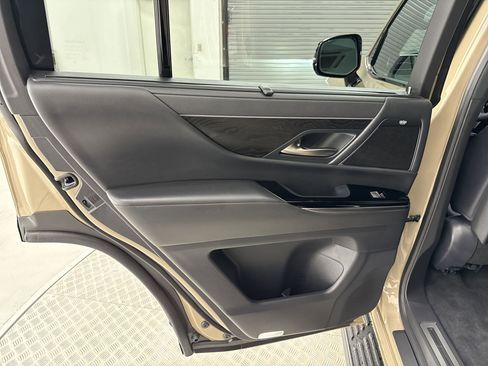 New 2025 Lexus LX 700h Overtrail image 28