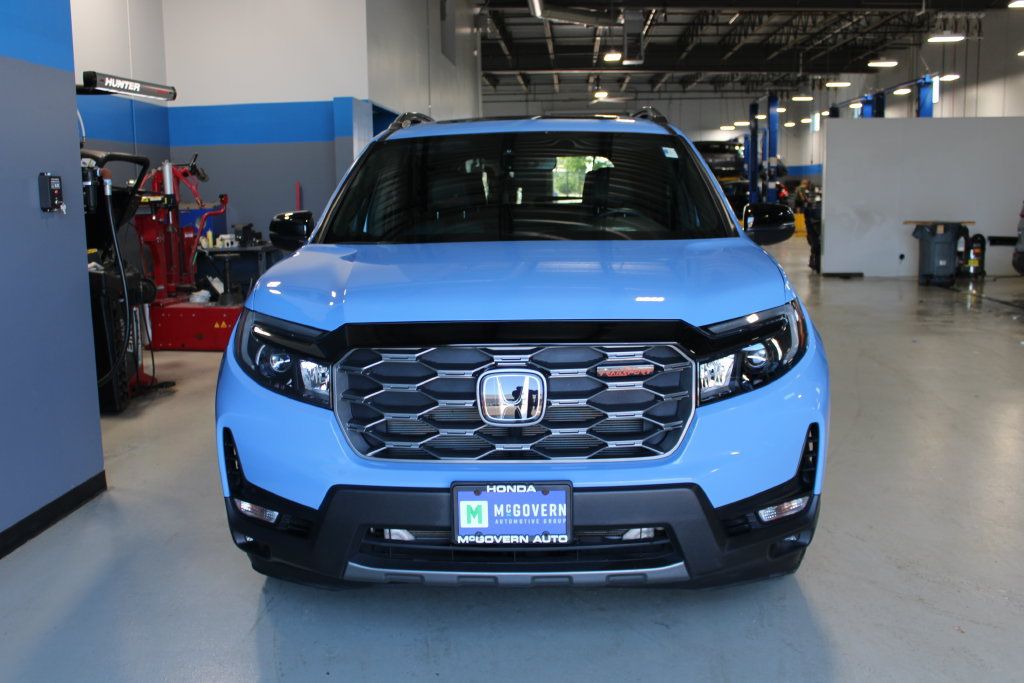Used 2024 Honda Passport TrailSport image 2