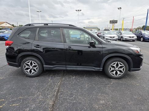 Used 2020 Subaru Forester Premium image 2
