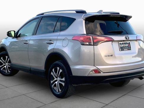 Used 2018 Toyota RAV4 LE FWD image 12