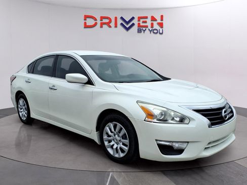 Used 2015 Nissan Altima 2.5 S w/ Power Driver Seat Package image 7