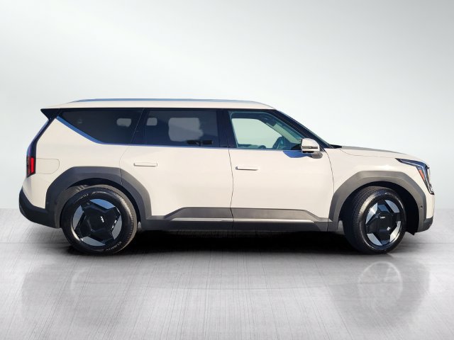 Used 2026 Kia EV9 Wind AWD/4WD image 3