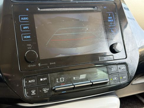 Used 2016 Toyota Prius Four w/ Advanced Technology Package FWD image 18