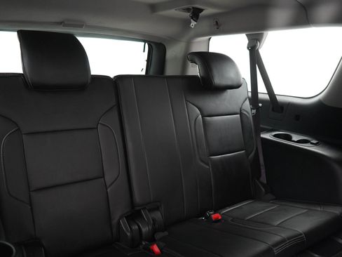 Used 2017 GMC Yukon XL Denali w/ Open Road Package AWD/4WD image 13