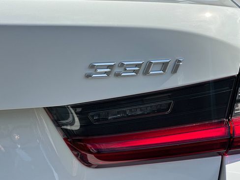 Used 2025 BMW 330i Sedan w/ Convenience Package image 38