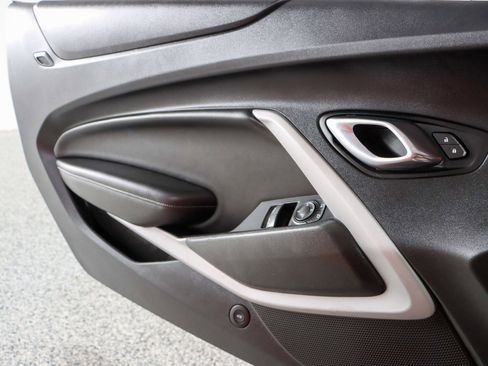 Used 2021 Chevrolet Camaro LT image 21