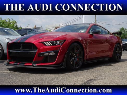 Used 2021 Ford Mustang Shelby GT500 w/ Carbon Fiber Track Pack RWD image 1